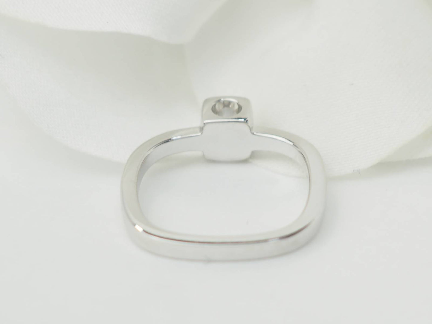 Bague Dinh Van Cube en or blanc et diamants