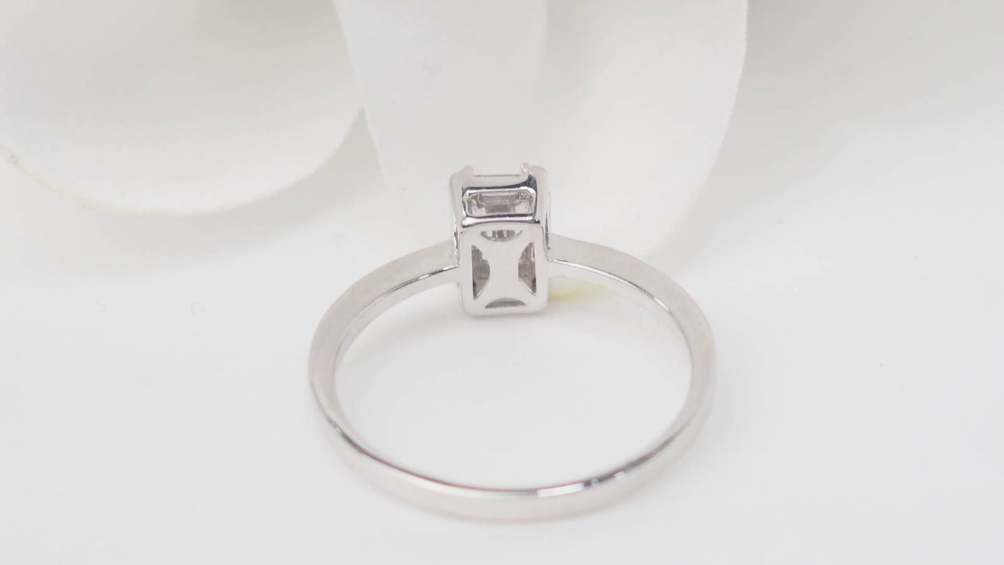 Bague en or blanc et diamants baguettes