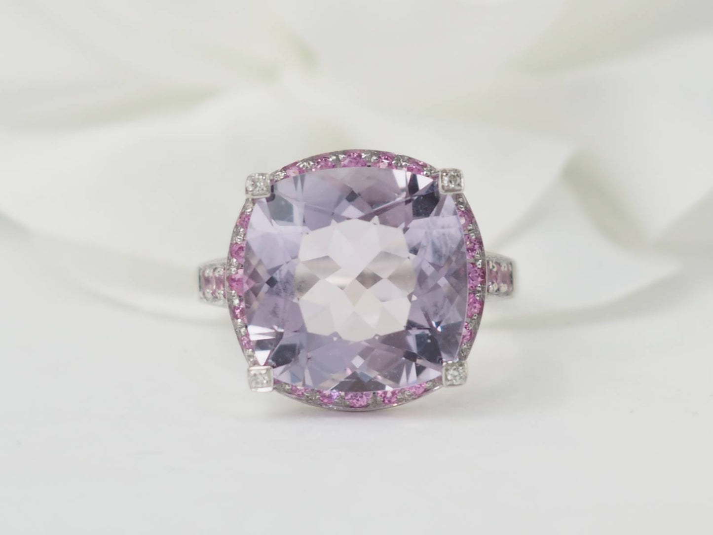 Bague Mauboussin "Couleur d'Amour" en or blanc et Améthyste