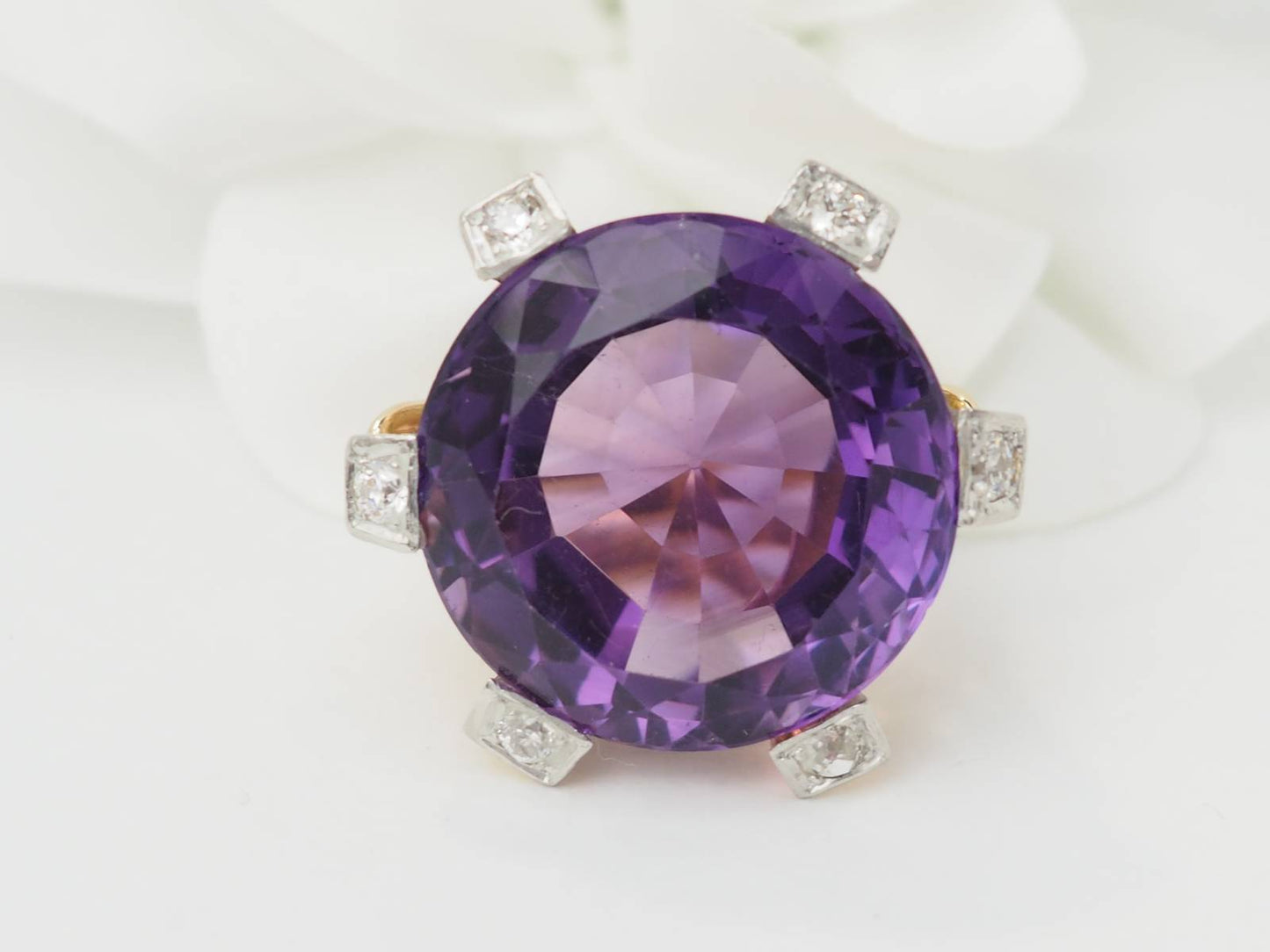 Importante Bague COCKTAIL en or rose, améthyste et diamants