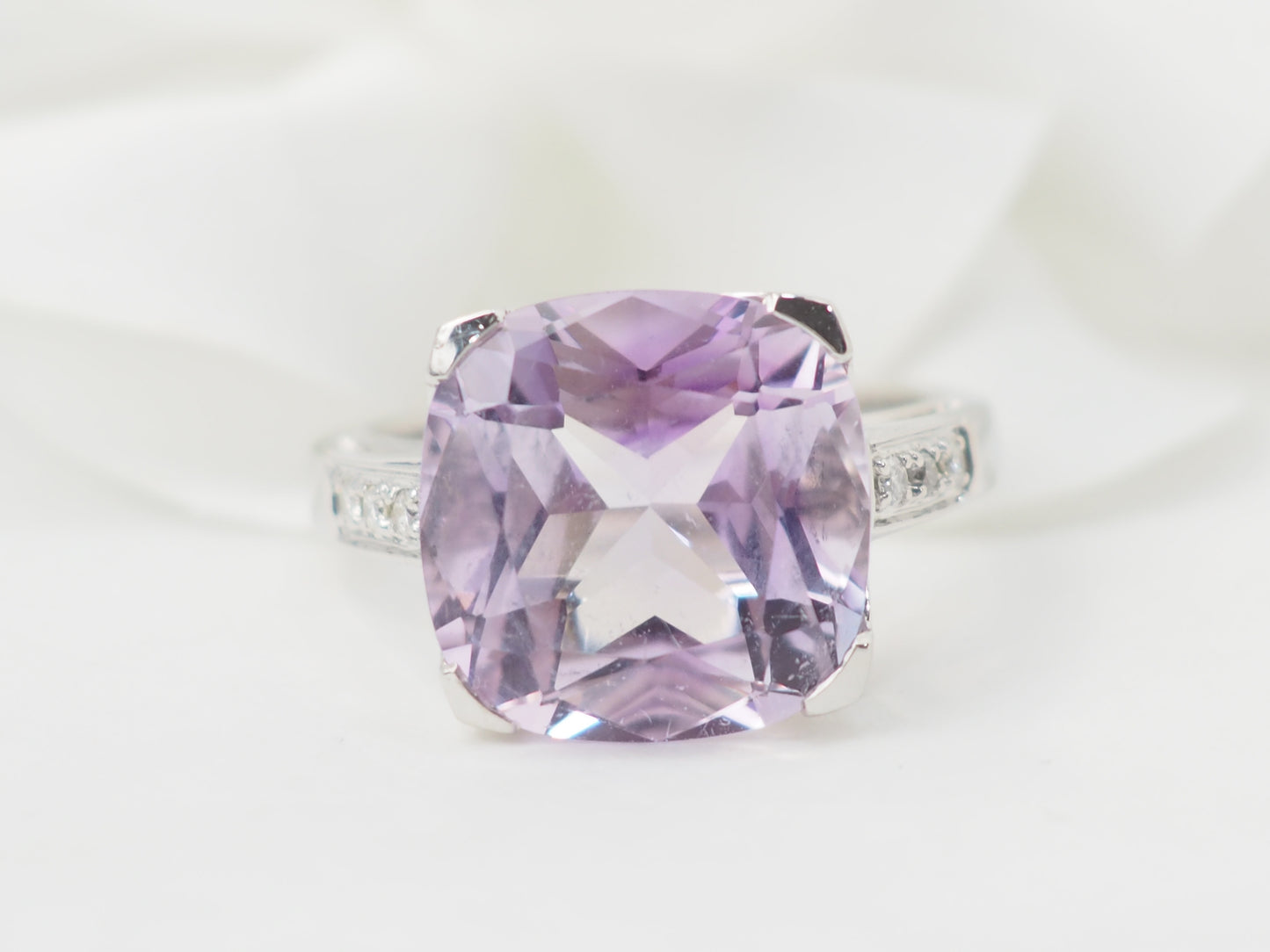 Bague Mauboussin "Gueule d'Amour" en or blanc et diamands