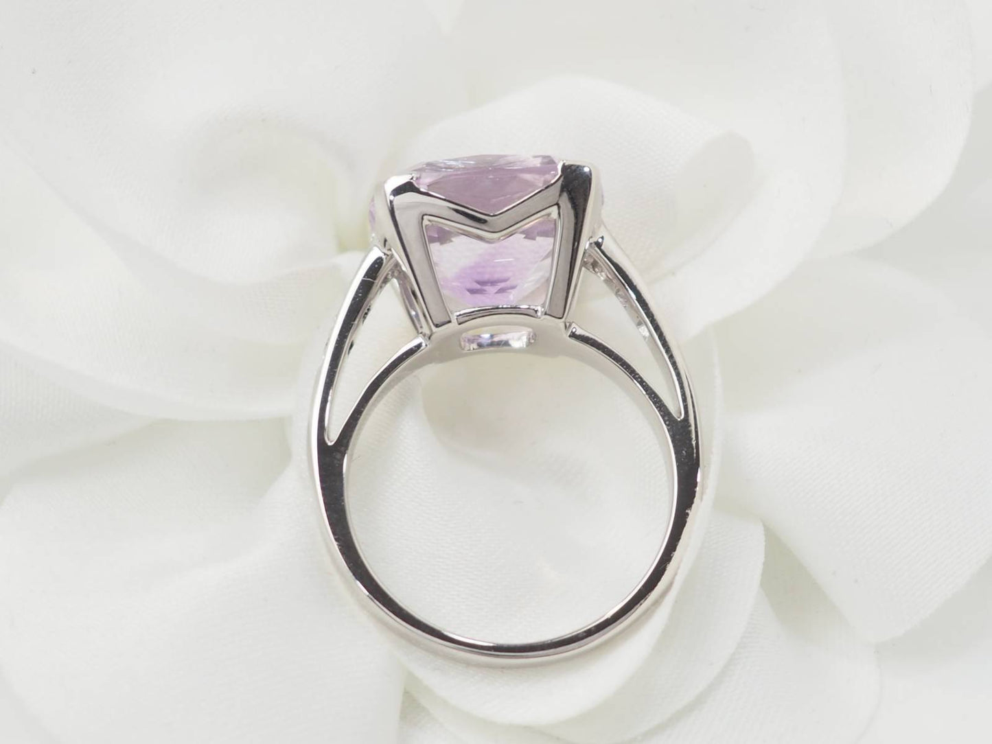 Bague Mauboussin "Gueule d'Amour" en or blanc et diamands