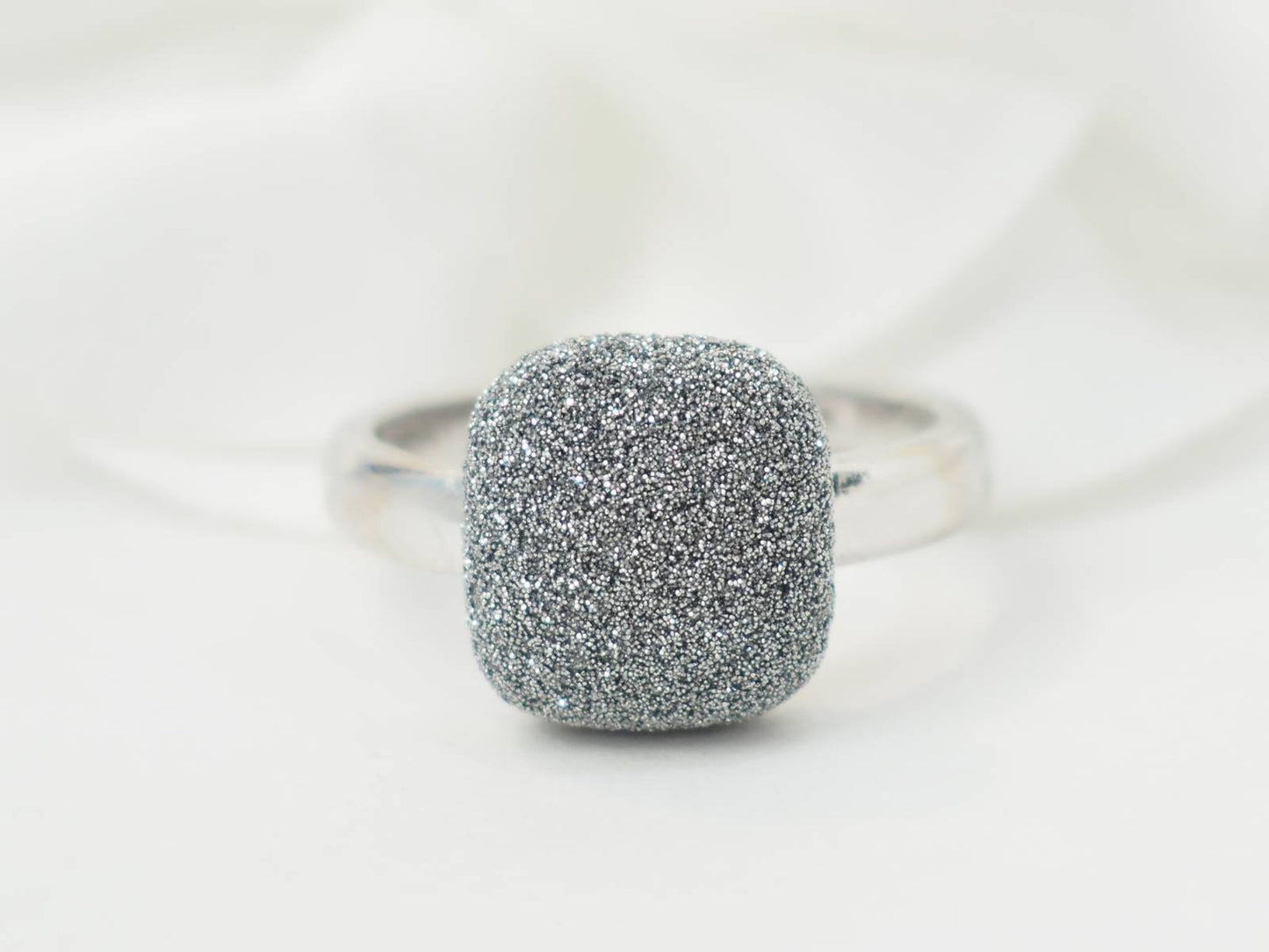 Bague Pesavento satinée en or blanc