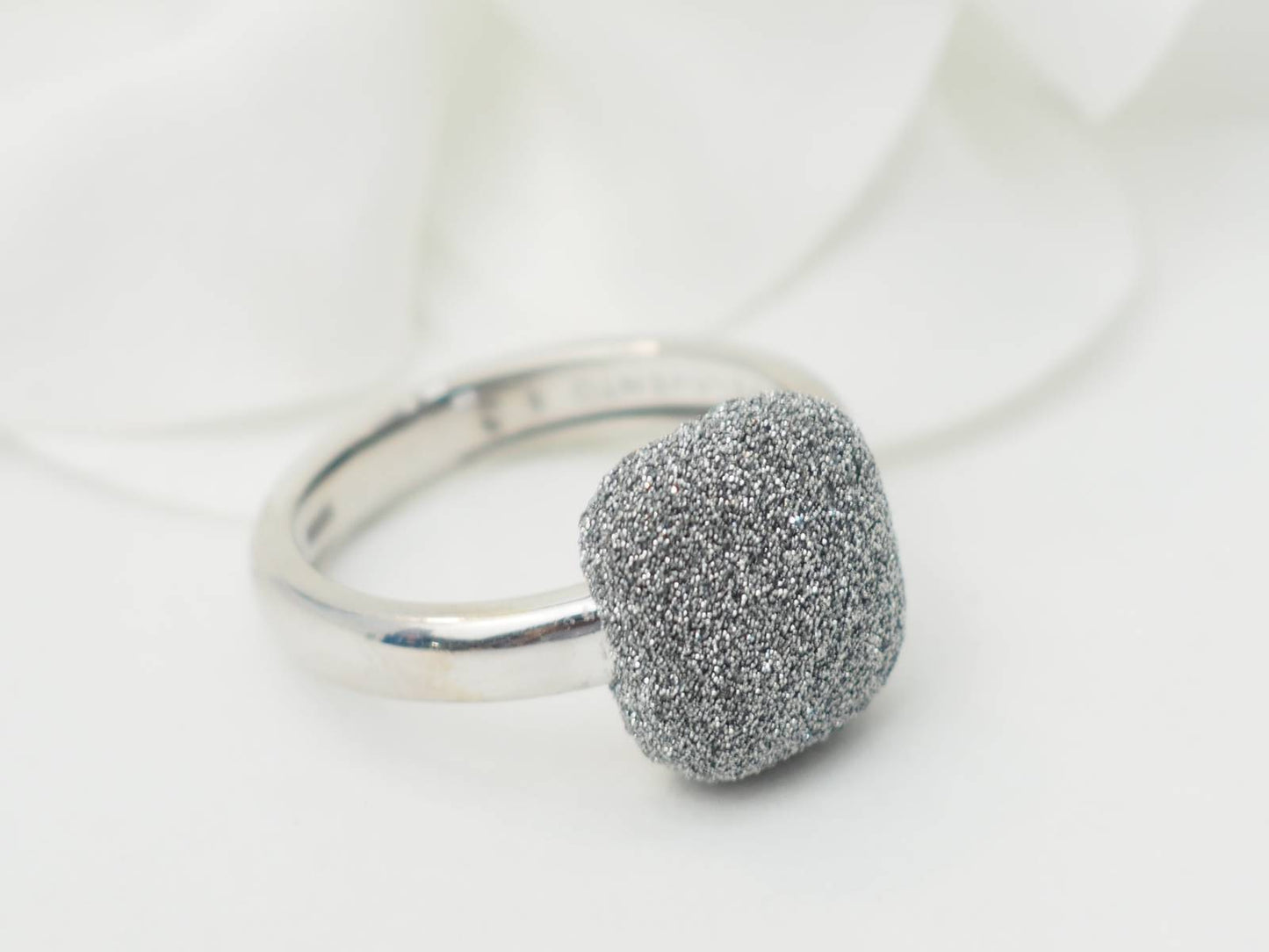 Bague Pesavento satinée en or blanc