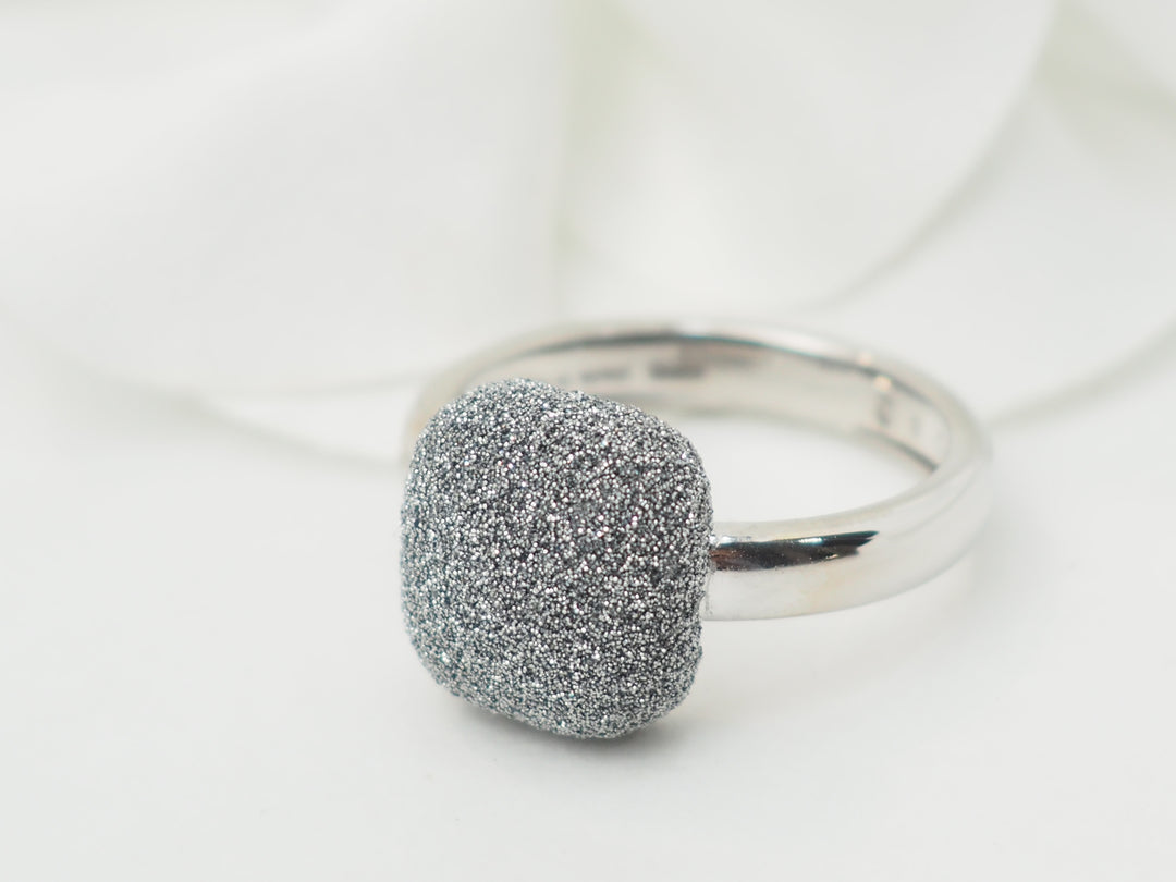 Bague Pesavento satinée en or blanc