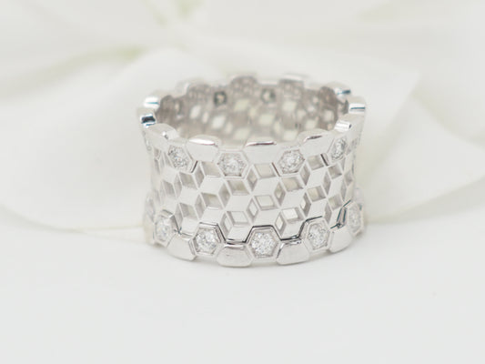 Bague ajourée en or blanc et diamants