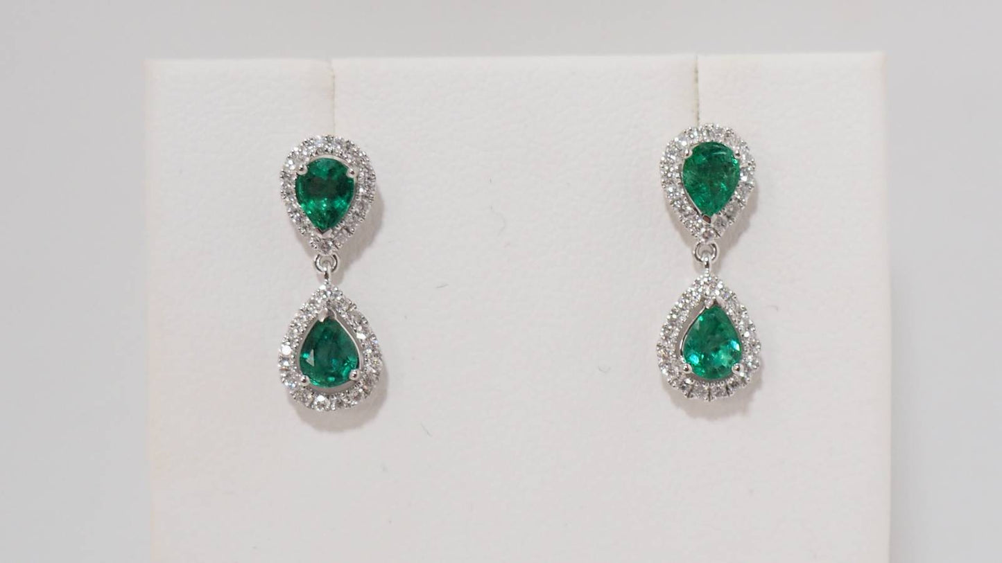 Pendants d'Oreille En Or Blanc, Emeraudes Et Diamants