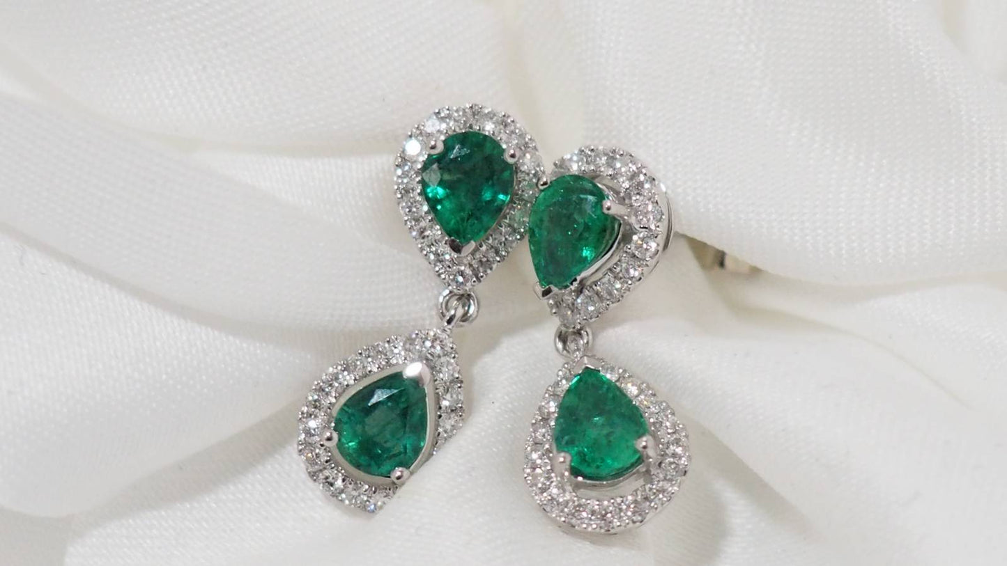 Pendants d'Oreille En Or Blanc, Emeraudes Et Diamants