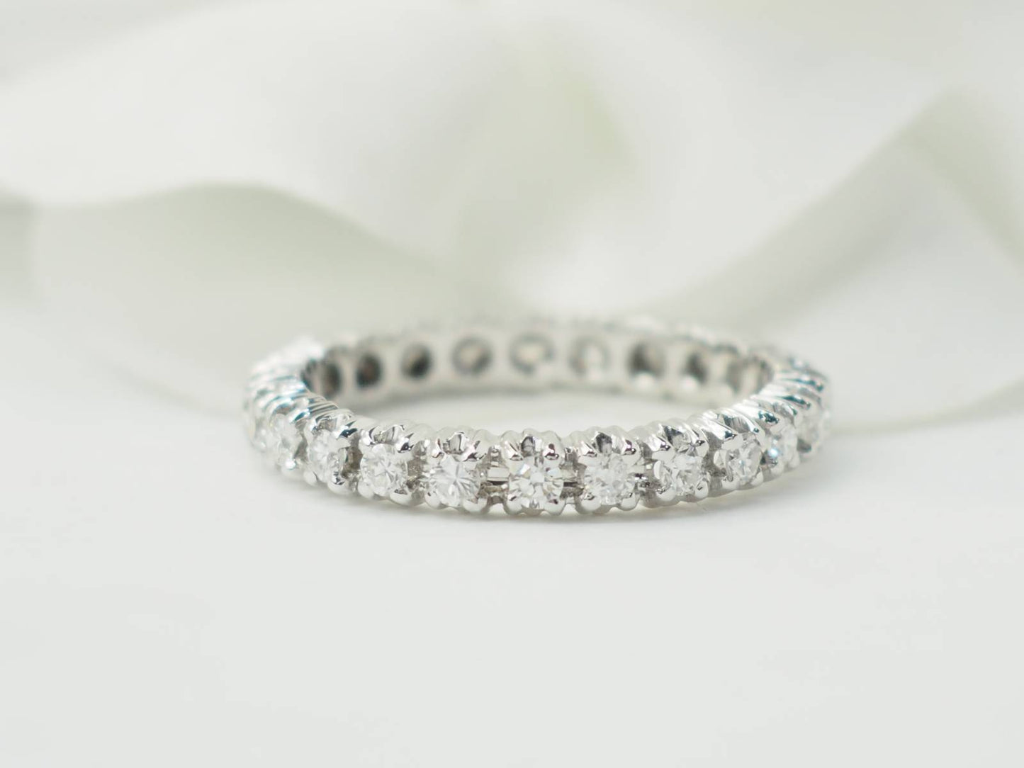 Alliance américaine en or blanc et diamants 0,75ct