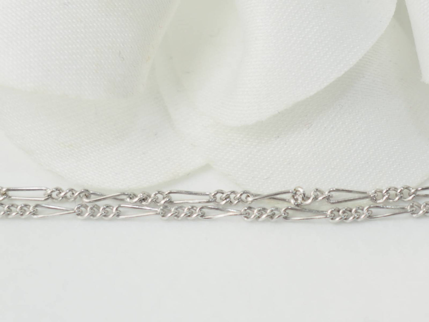 Collier Art déco en or blanc et diamants