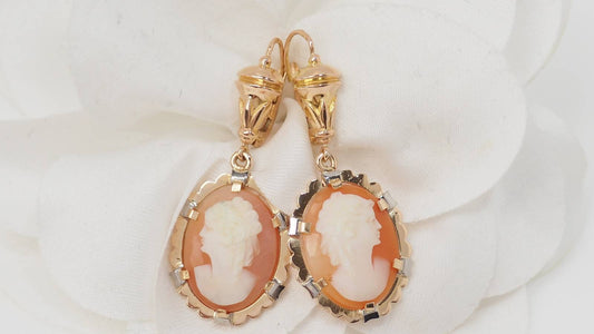 Boucles d'oreilles en or jaune et camée en vente à Marseille