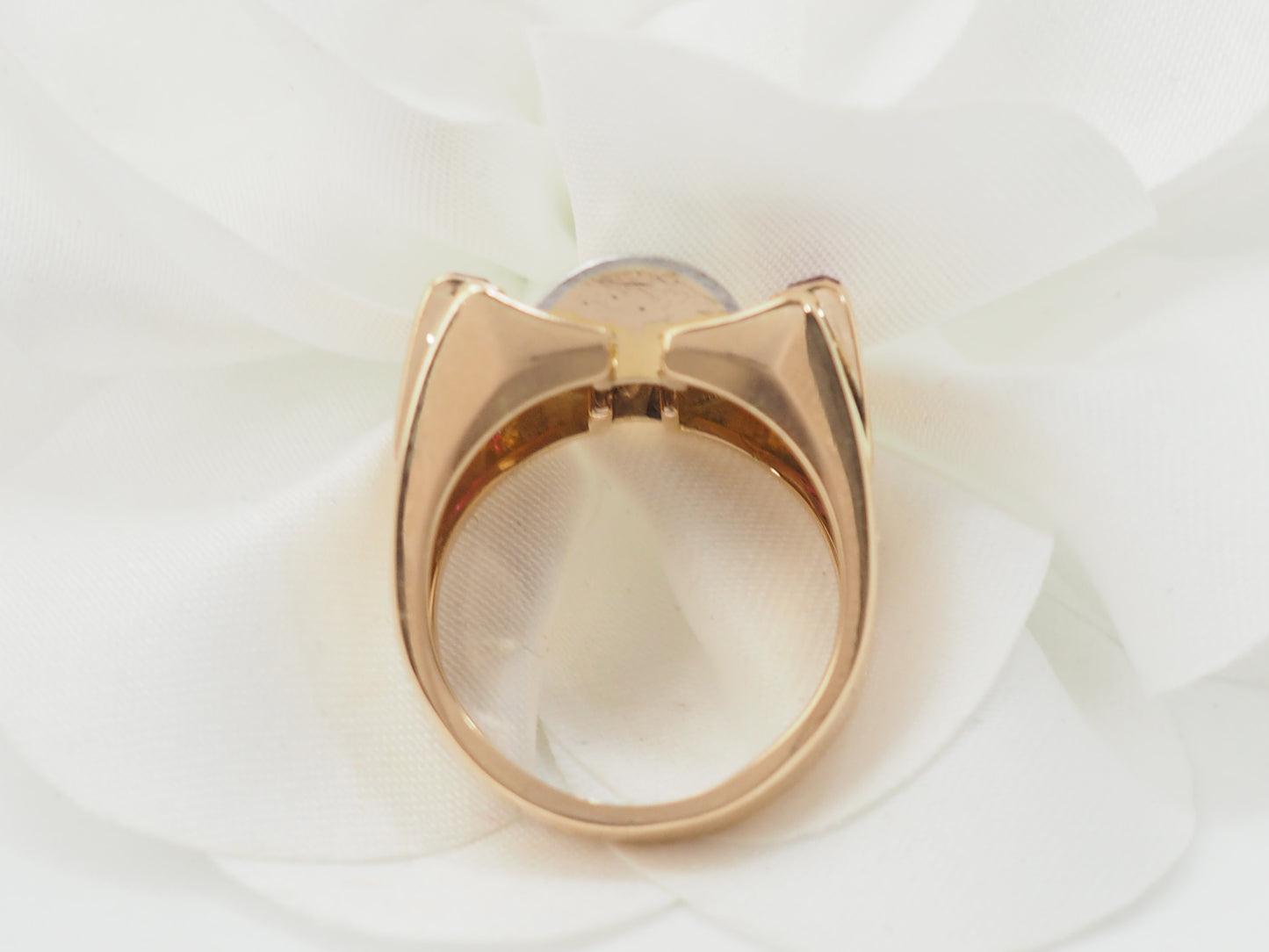 Bague Tank en or rose, rubis et diamants