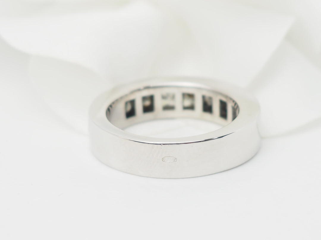 Alliance en or blanc et diamants 1,50ct taille princesse