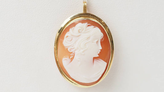 broche ancienne en or jaune et camée en vente près d'Aubagne