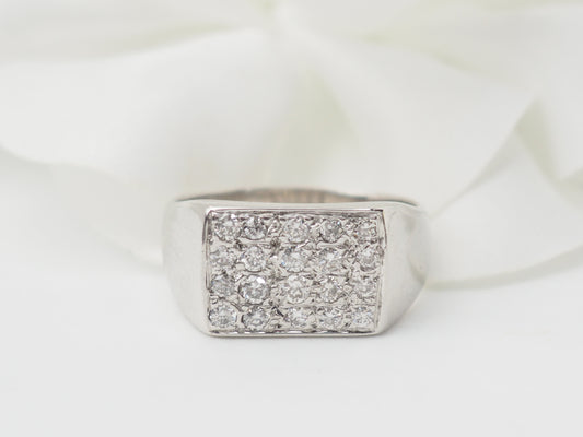Bague chevalière en or blanc et diamants