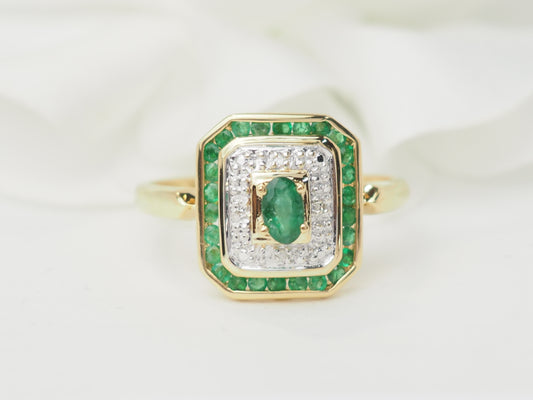 Bague en or jaune, émeraude et diamants