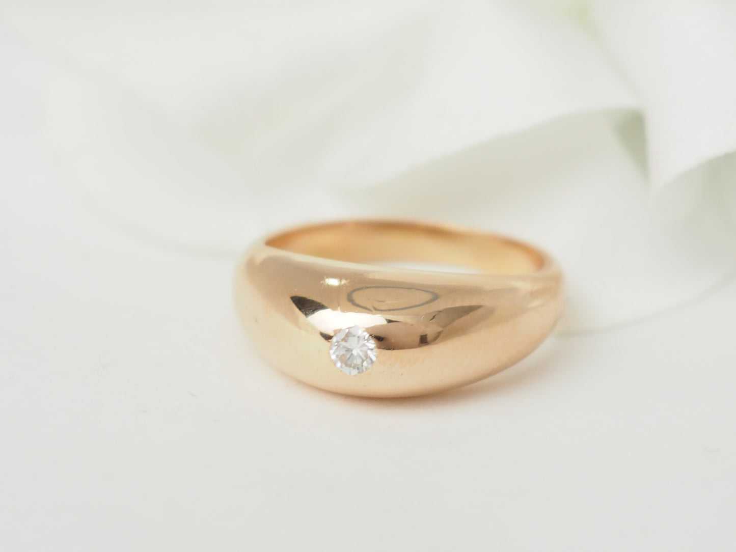 Bague jonc en or jaune et diamant