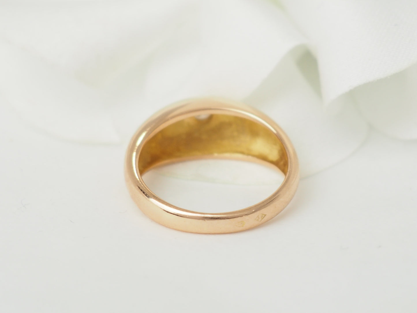 Bague jonc en or jaune et diamant