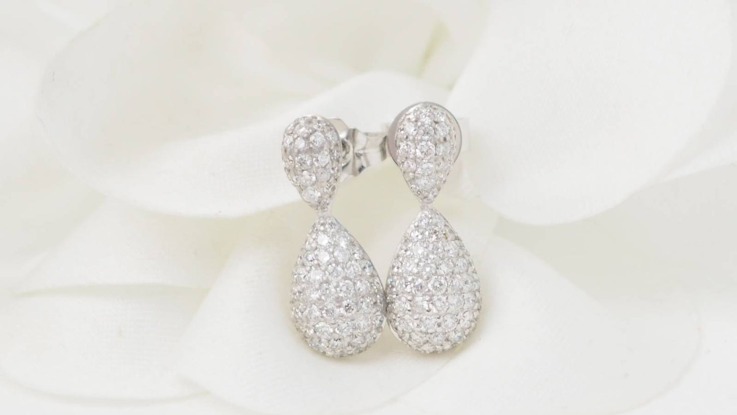 Pendants d'oreilles en or blanc et diamants