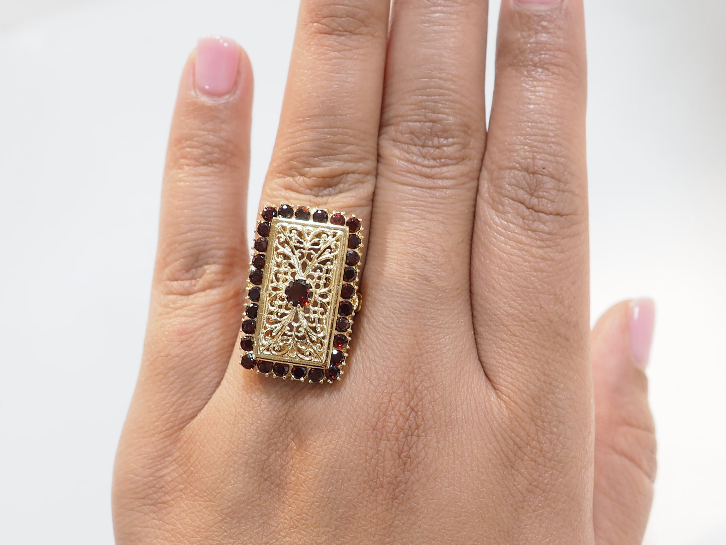 Bague vintage en or jaune et grenats