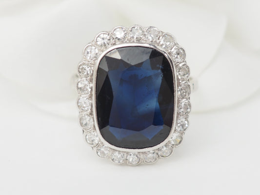 Bague Pompadour en or blanc, saphir et diamants