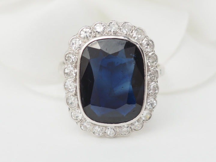 Bague Pompadour en Platine, saphir et diamants