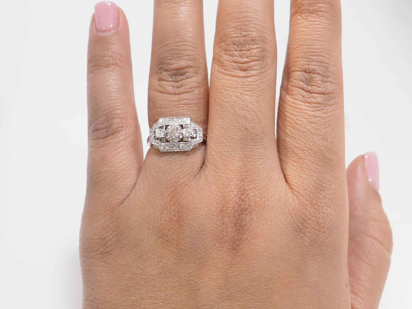 Bague Art Déco en platine et diamants