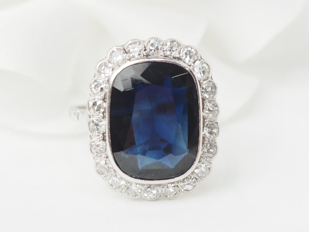 Bague Pompadour en Platine, saphir et diamants