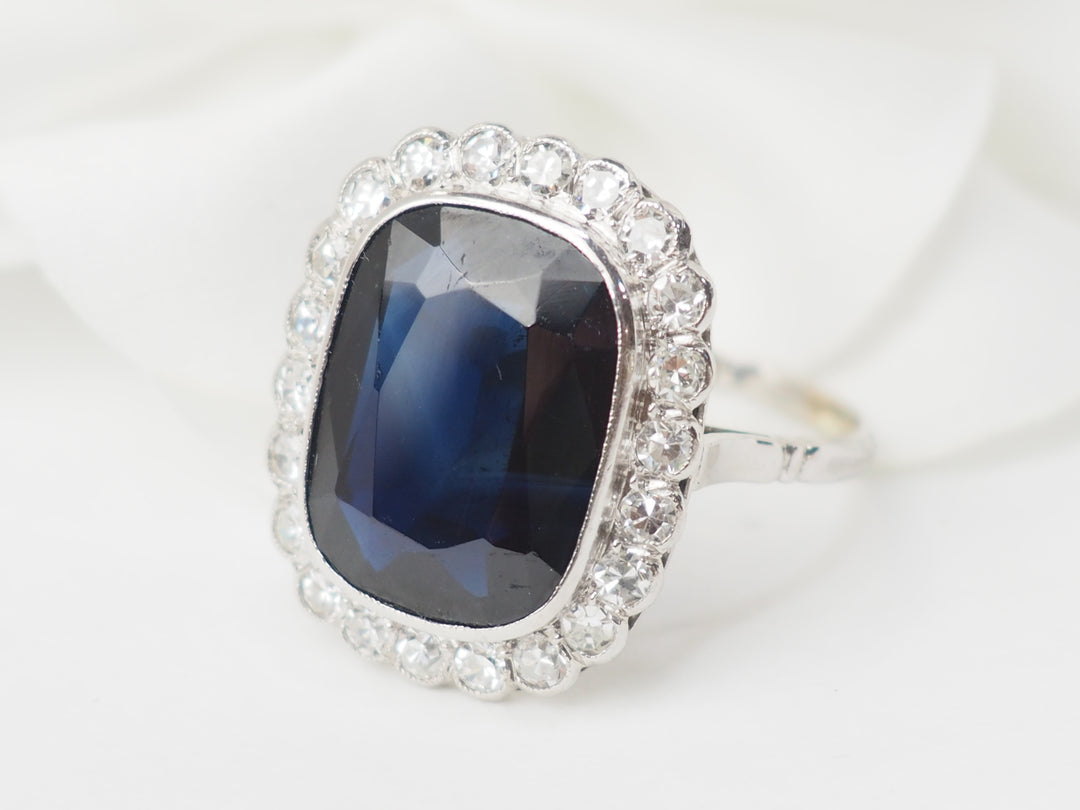 Bague Pompadour en Platine, saphir et diamants