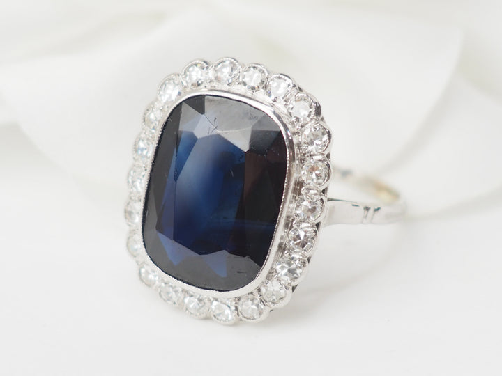 Bague Pompadour en Platine, saphir et diamants