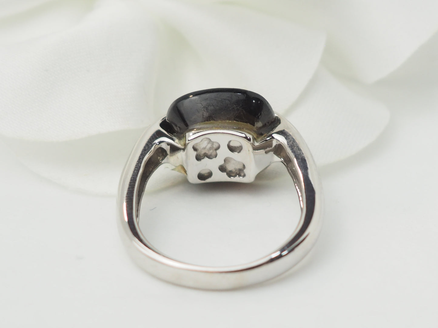 Bague en or blanc, quartz fumé et diamants