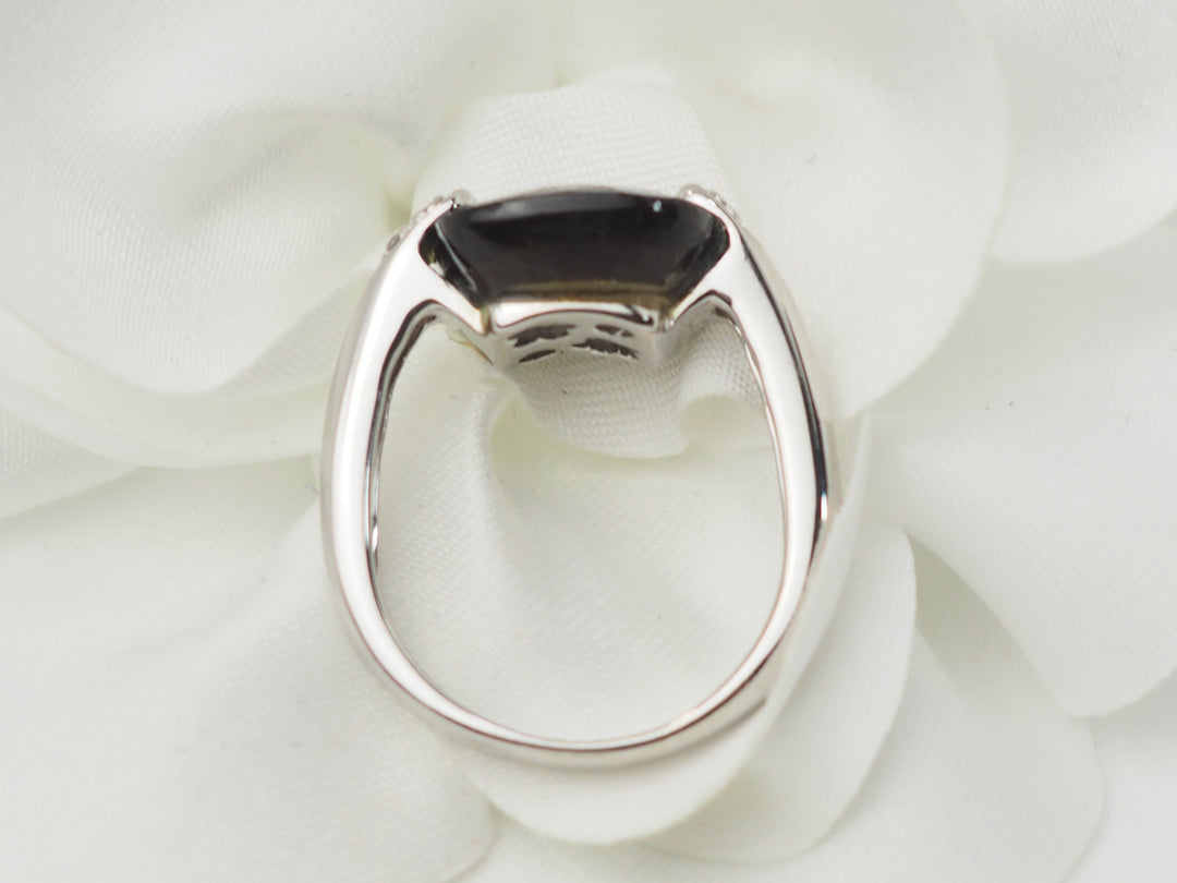 Bague en or blanc, quartz fumé et diamants
