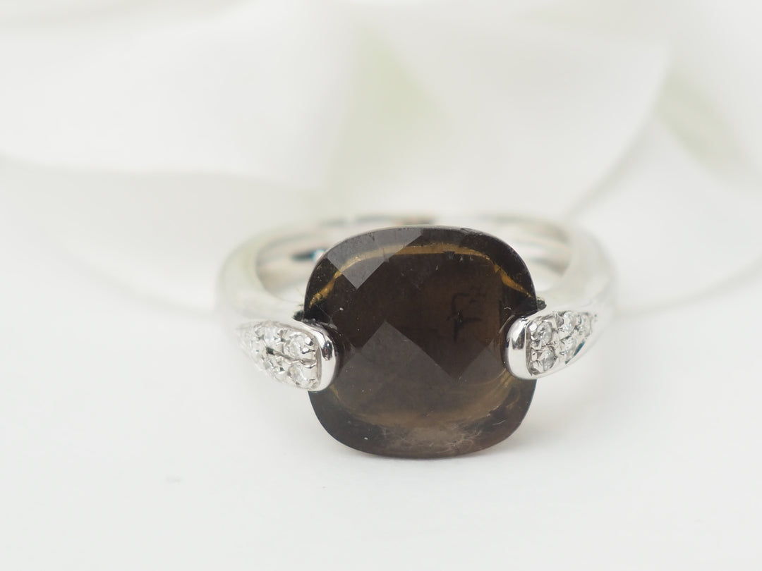 Bague en or blanc, quartz fumé et diamants
