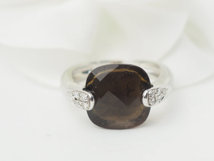 Bague en or blanc, quartz fumé et diamants