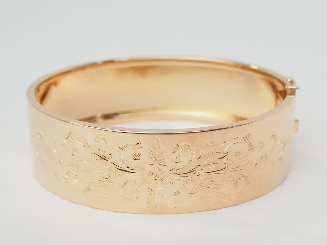 Bracelet ancien à décor floral en or rose