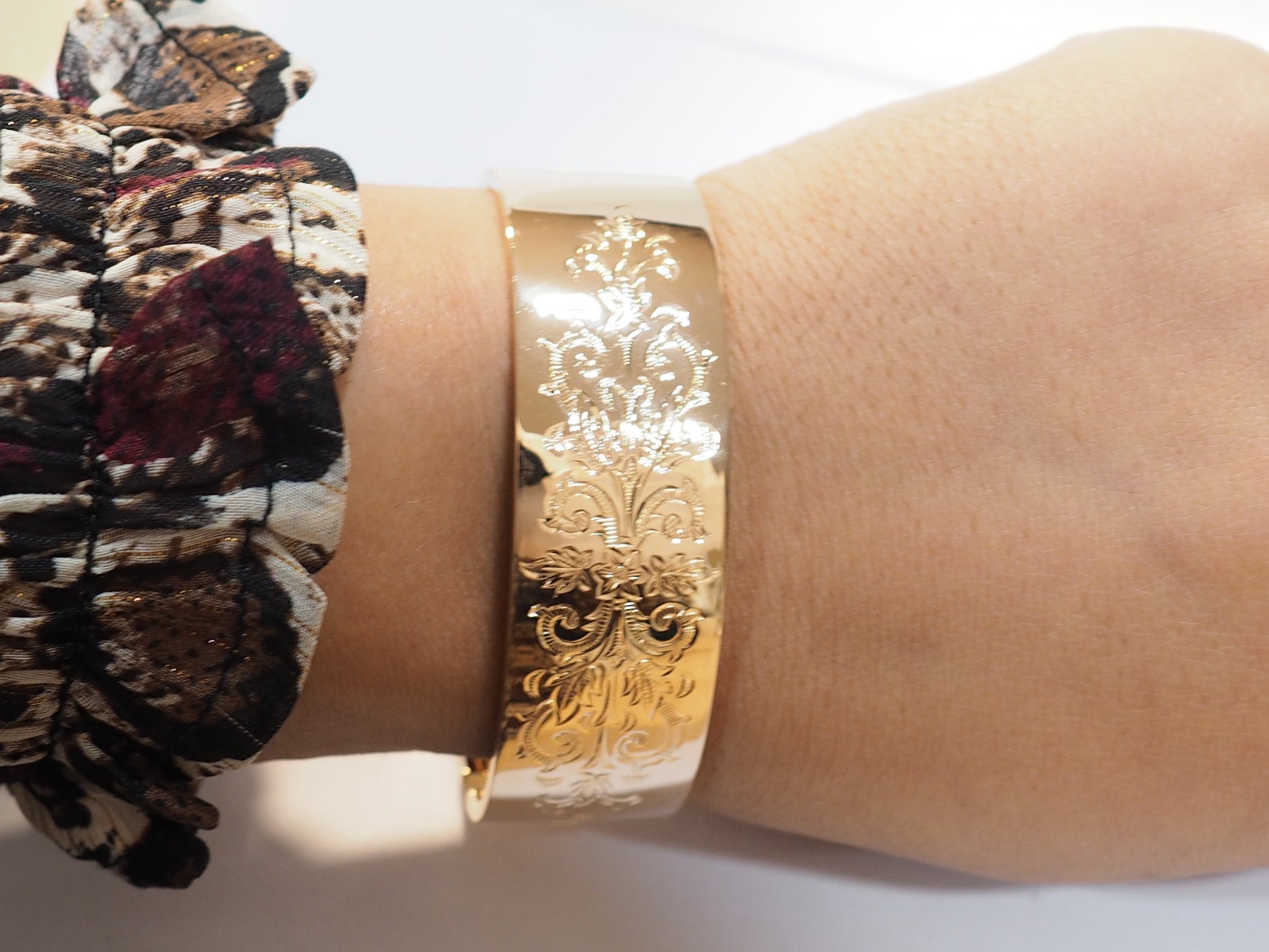 Bracelet à décor floral en or rose