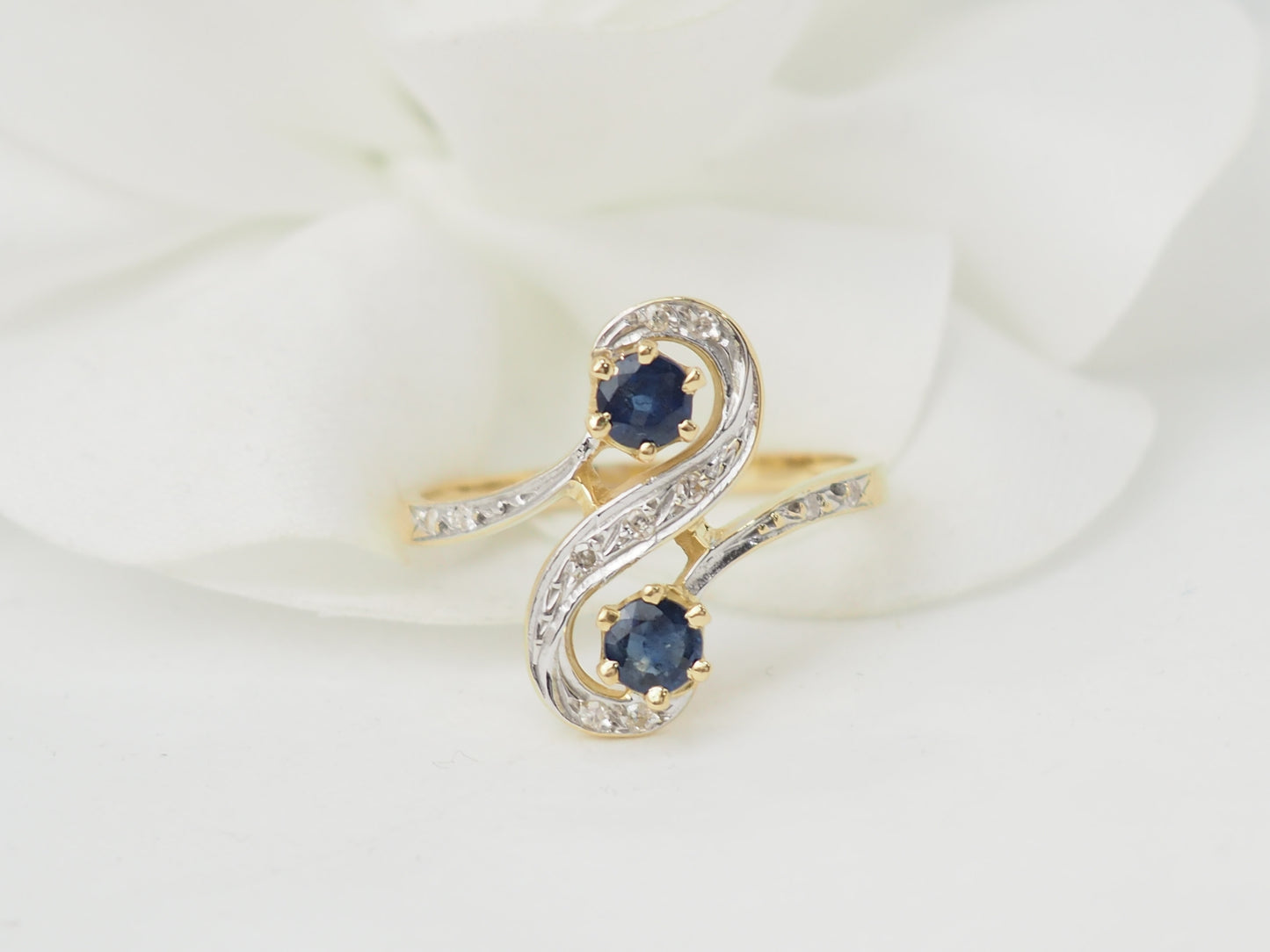 Bague Toi et Moi en or bicolore, saphirs et diamants