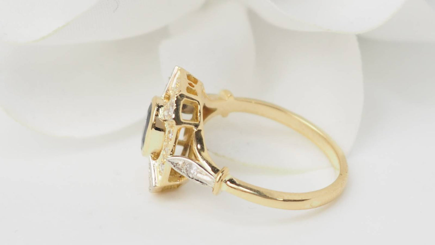 Bague vintage en or jaune, saphir et diamants ovale