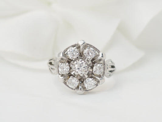 Bague marguerite en or blanc et diamants