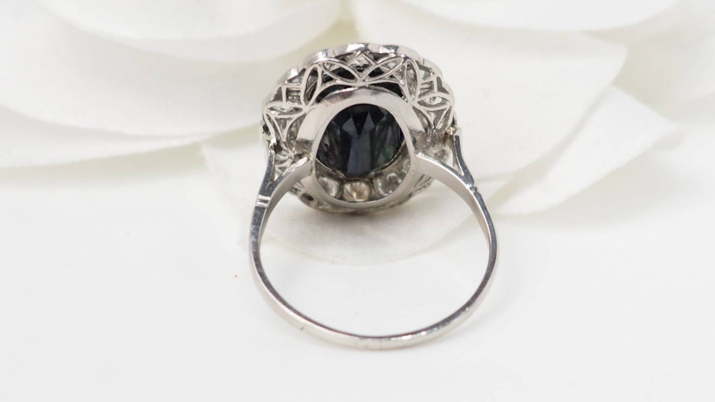 Bague Pompadour en platine saphir et diamants