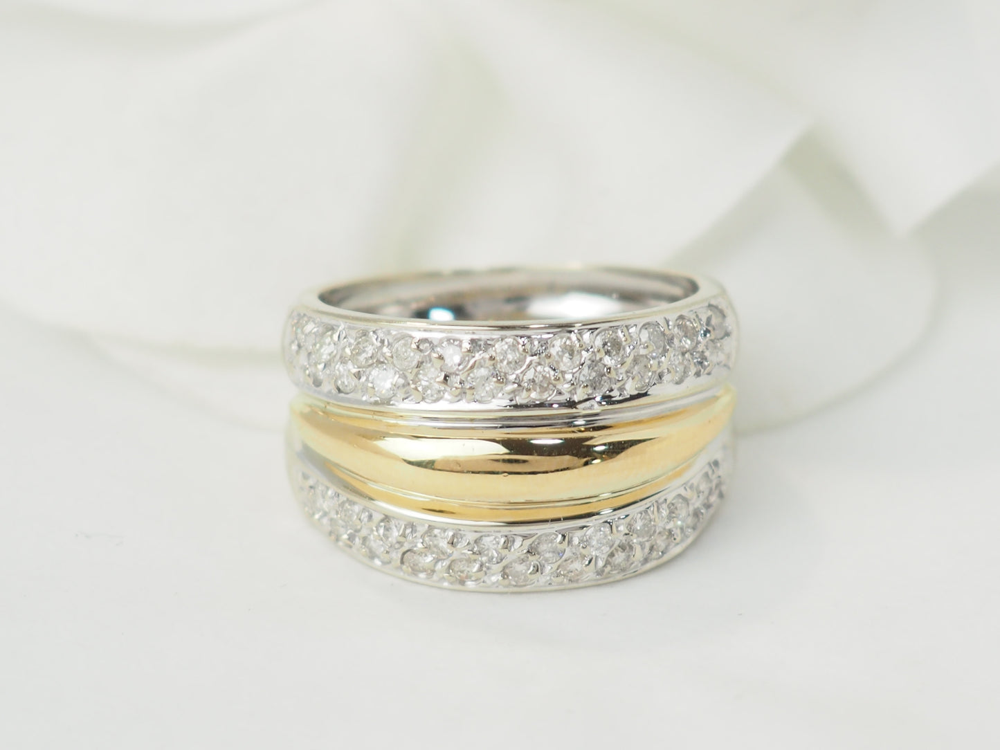 Bague jonc en or bicolore et diamants