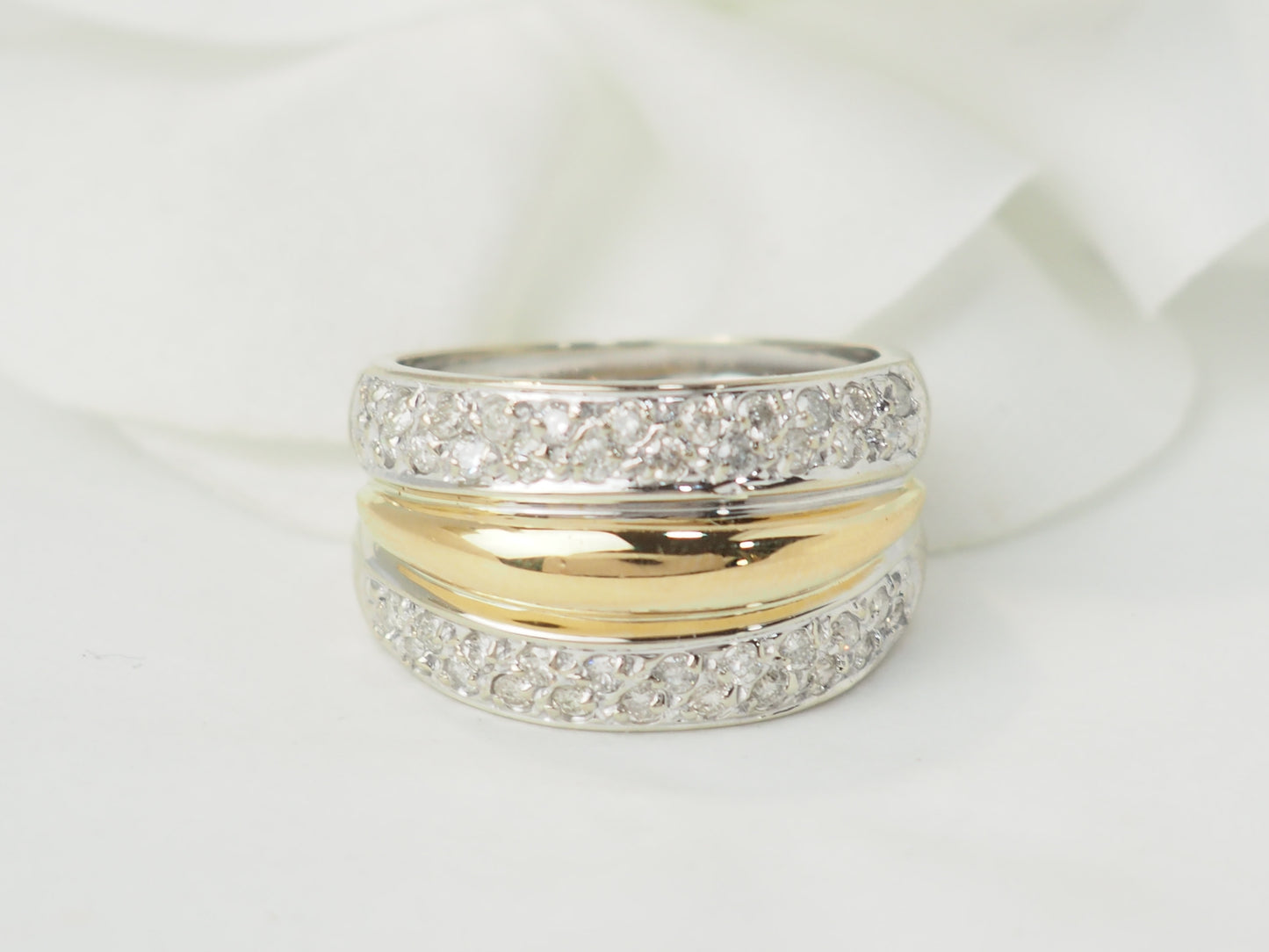 Bague jonc en or bicolore et diamants