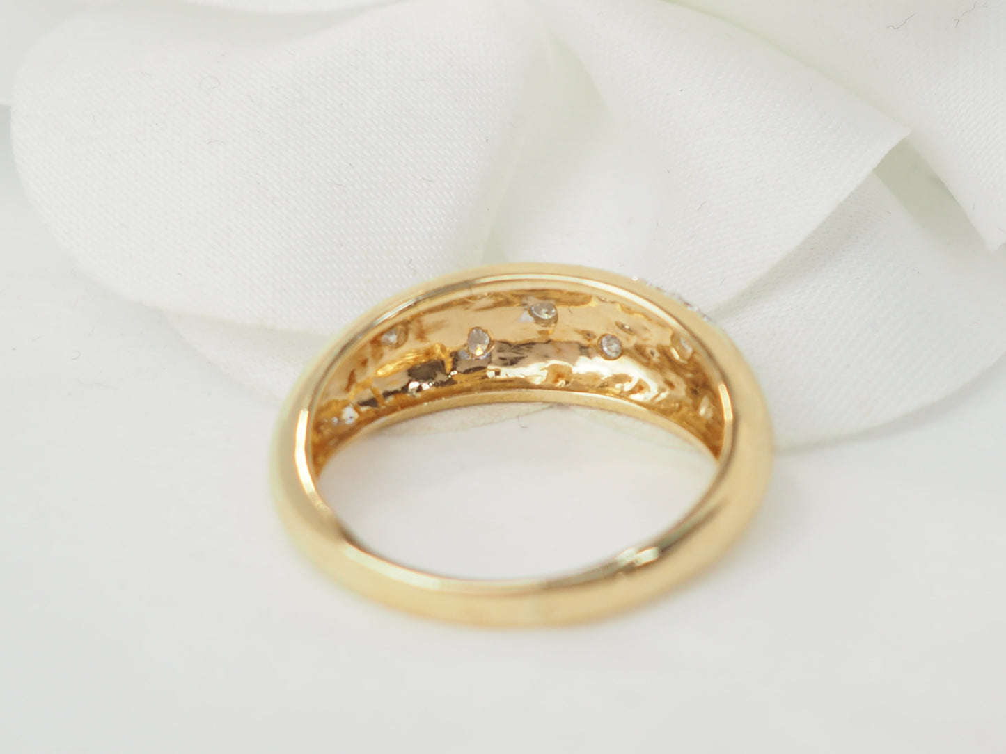 Bague jonc en or bicolore et diamants