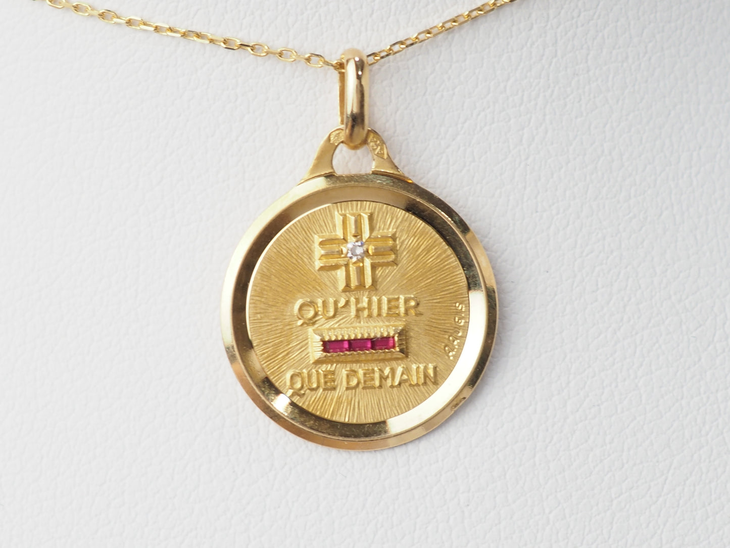 Pendentif médaille d'amour Augis en or jaune