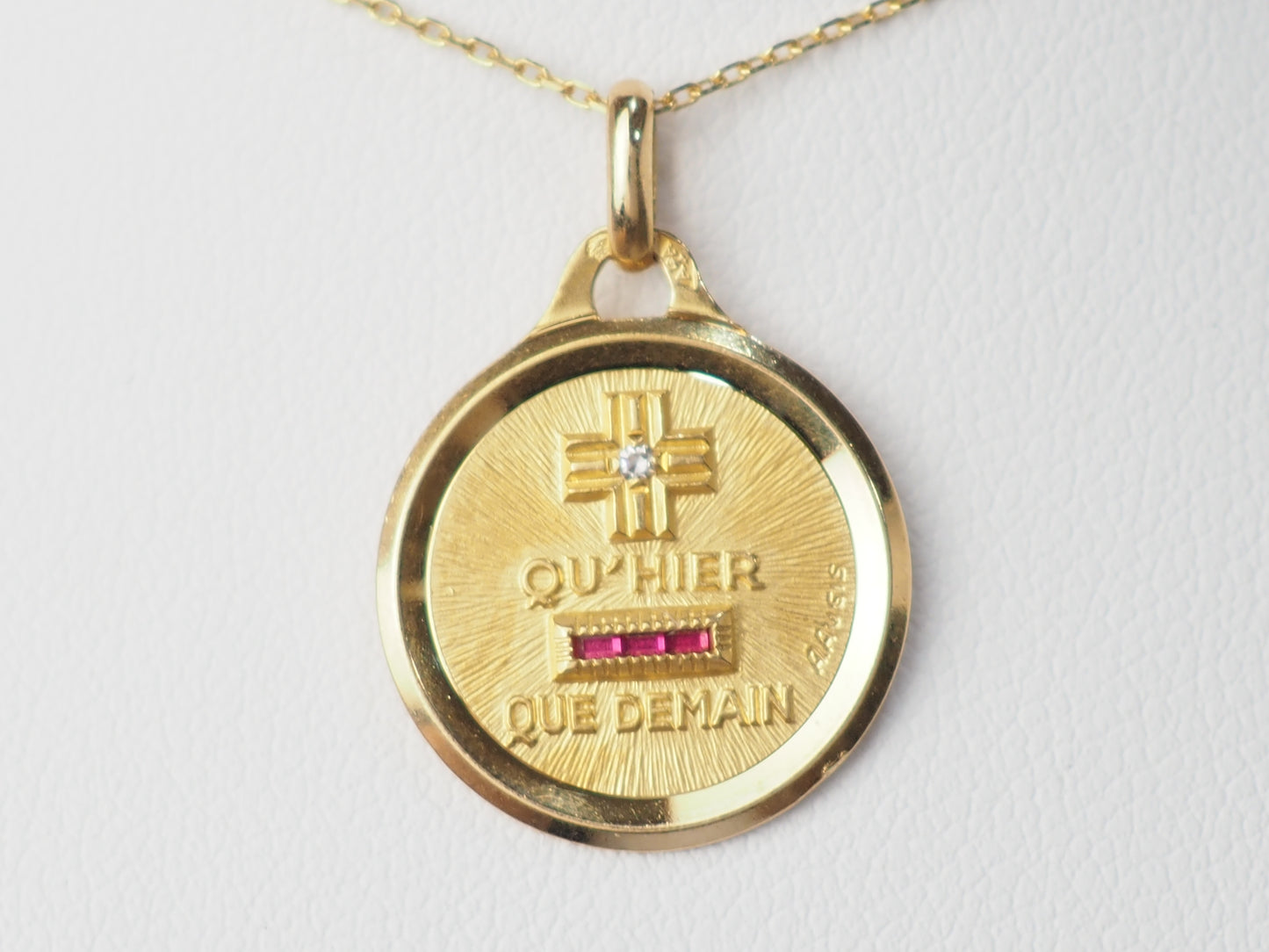 Pendentif médaille d'amour Augis en or jaune