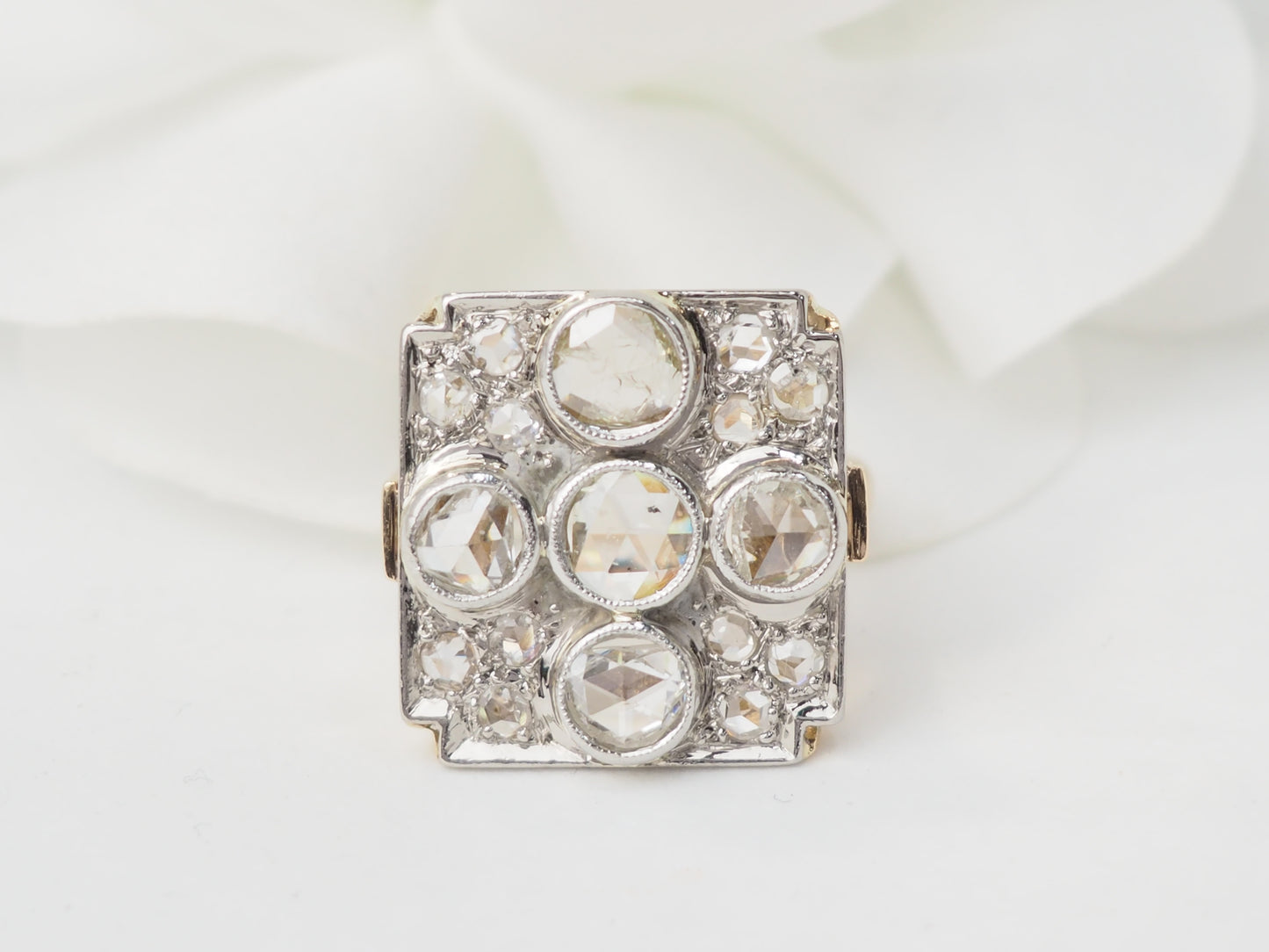 Bague ancienne en or jaune platine et diamants