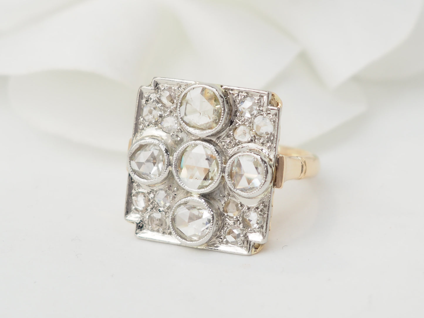 Bague ancienne en or jaune platine et diamants