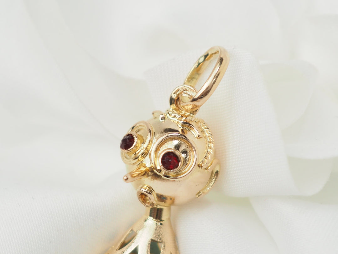 Pendentif breloque figurine en or jaune