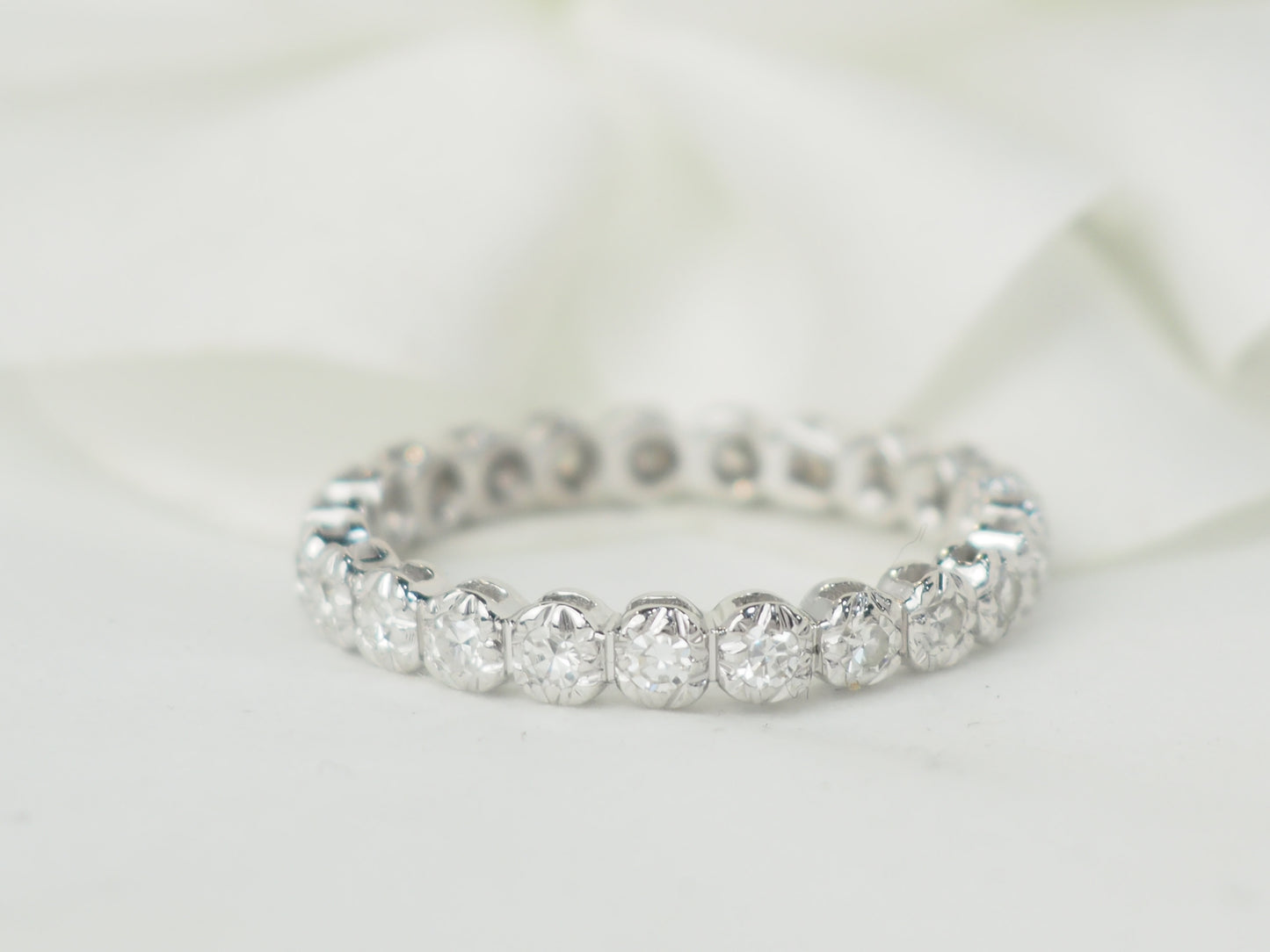 Alliance américaine en or blanc et diamants 0.58ct