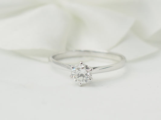 Solitaire en or blanc et diamants 0,50 ct